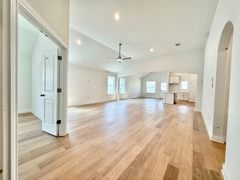 5841 Marsh LN, Buda, TX 78610