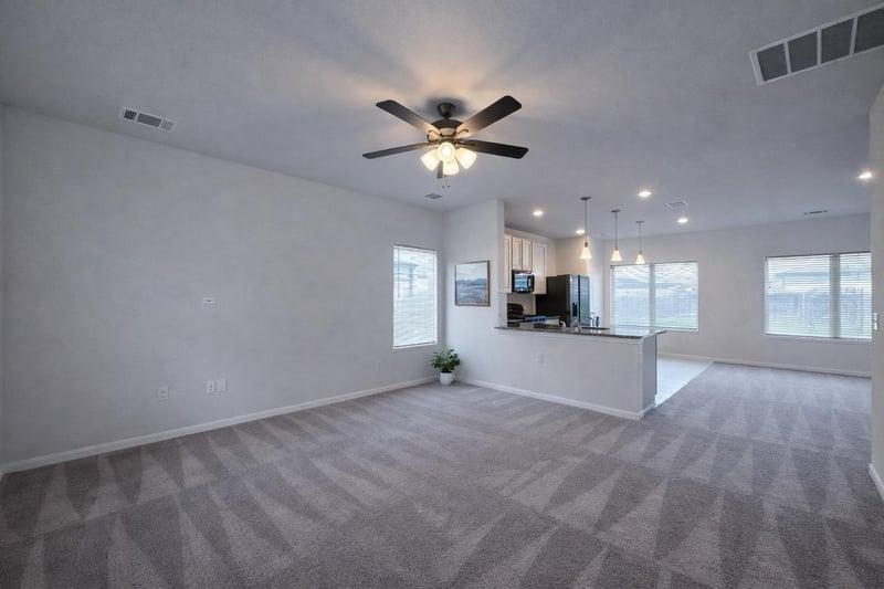 511 Pulitzer DR, Hutto, TX 78634