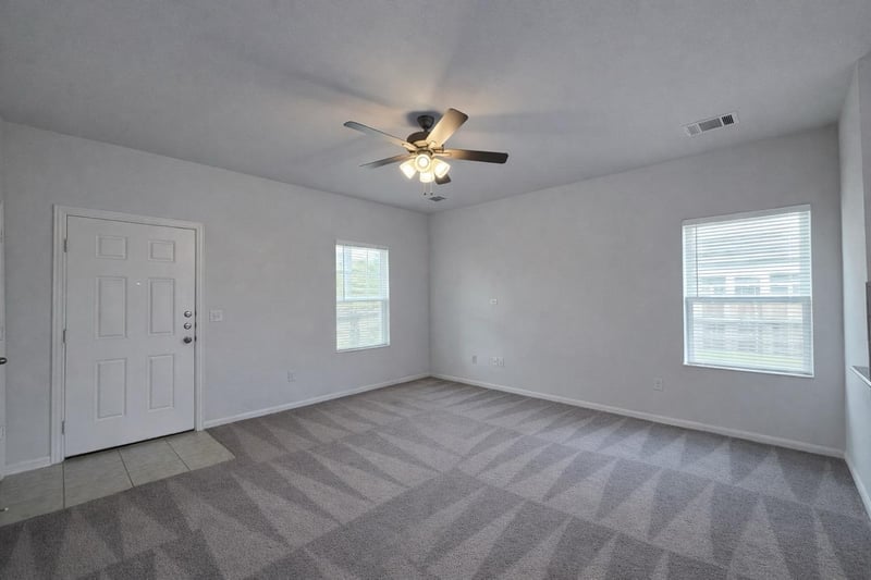 511 Pulitzer DR, Hutto, TX 78634