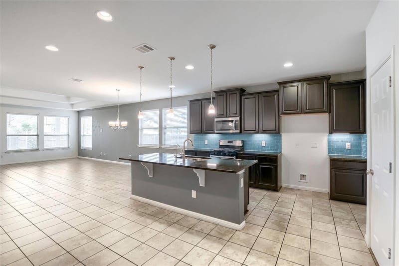 421 La Joya Ps, Leander, TX 78641