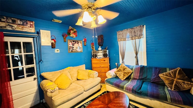 1604 Pine ST, Georgetown, TX 78626