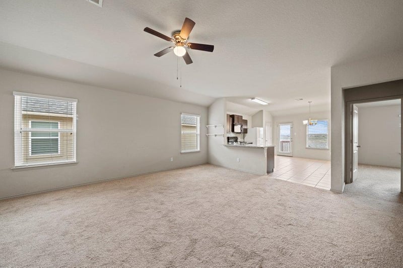 172 Lake GLN, San Marcos, TX 78666