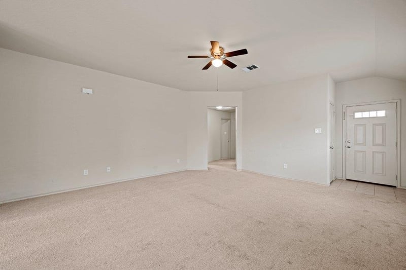 172 Lake GLN, San Marcos, TX 78666