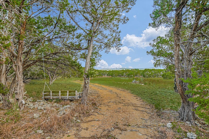 1935 Wayside DR, Wimberley, TX 78676
