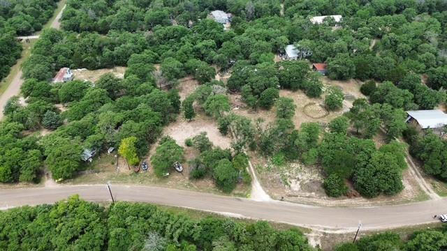 647 Hidden Oaks DR, Elgin, TX 78621