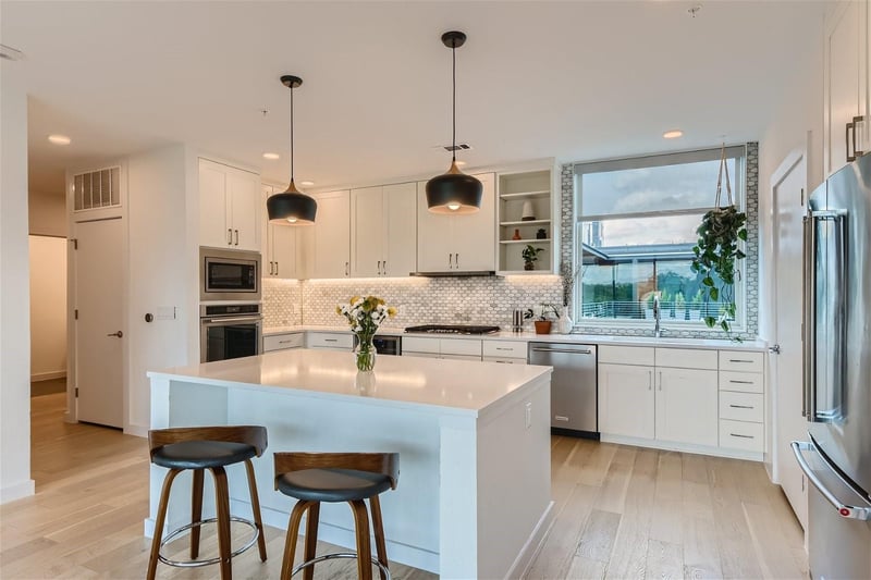900 1st ST #421, Austin, TX 78704