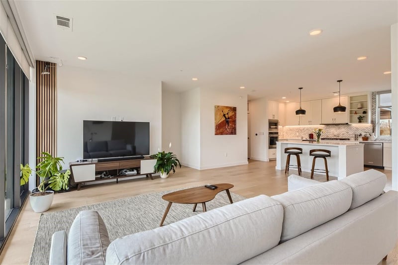 900 1st ST #421, Austin, TX 78704