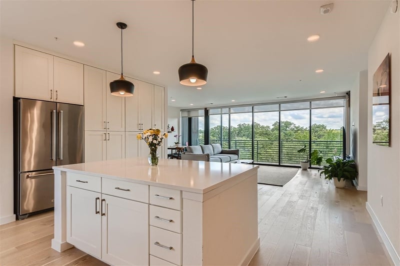 900 1st ST #421, Austin, TX 78704