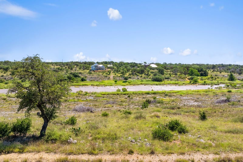 620 Rio Vista RD, Johnson City, TX 78636