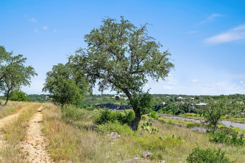 620 Rio Vista RD, Johnson City, TX 78636