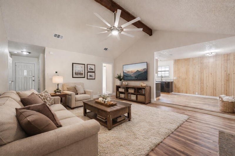 1800 Cedarlawn ST, Taylor, TX 76574