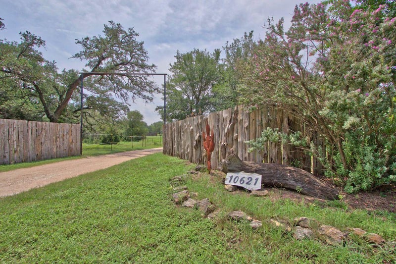 10621 Fm 150 , Driftwood, TX 78619