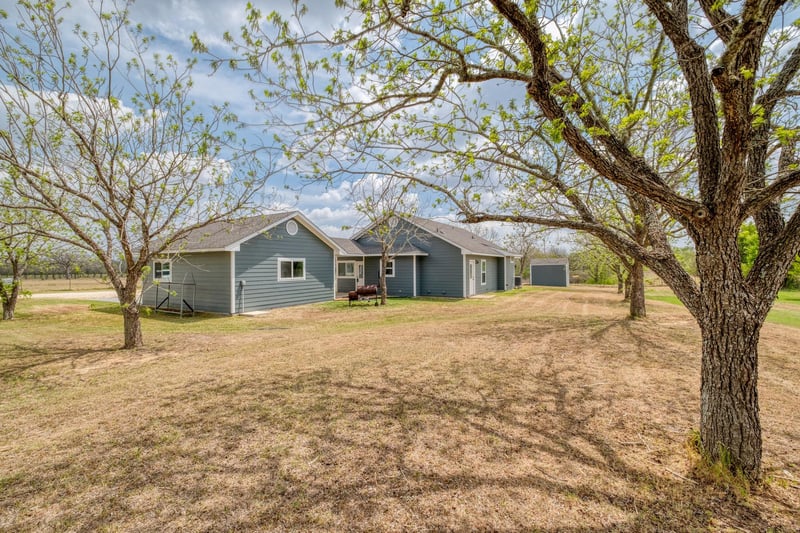 2950 County Road 484 RD, Elgin, TX 78621