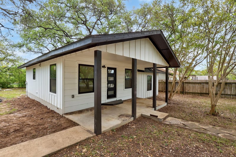 11013 Travis DR, Jonestown, TX 78645