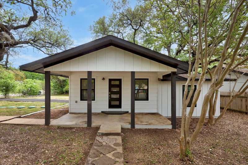 11013 Travis DR, Jonestown, TX 78645
