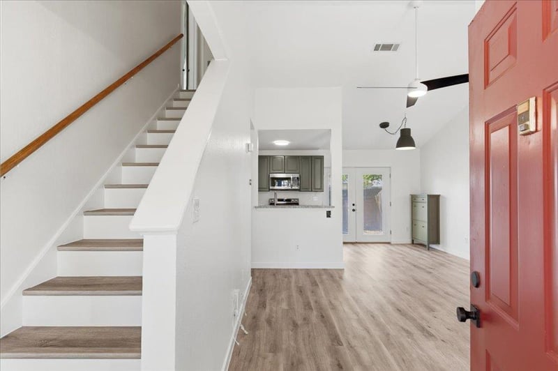 1015 E Yager LN #18, Austin, TX 78753