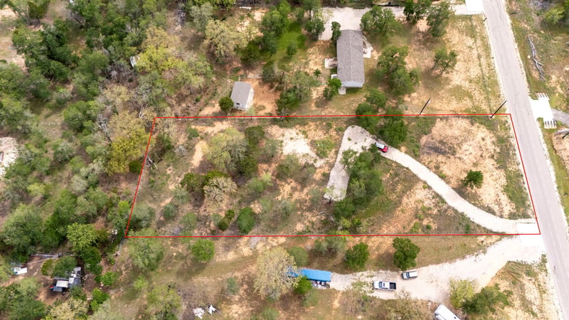 171 Comancheria TRL, Elgin, TX 78621
