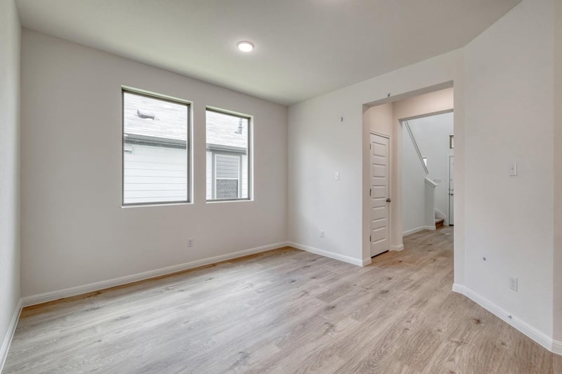 180 Hornet ST, Elgin, TX 78621