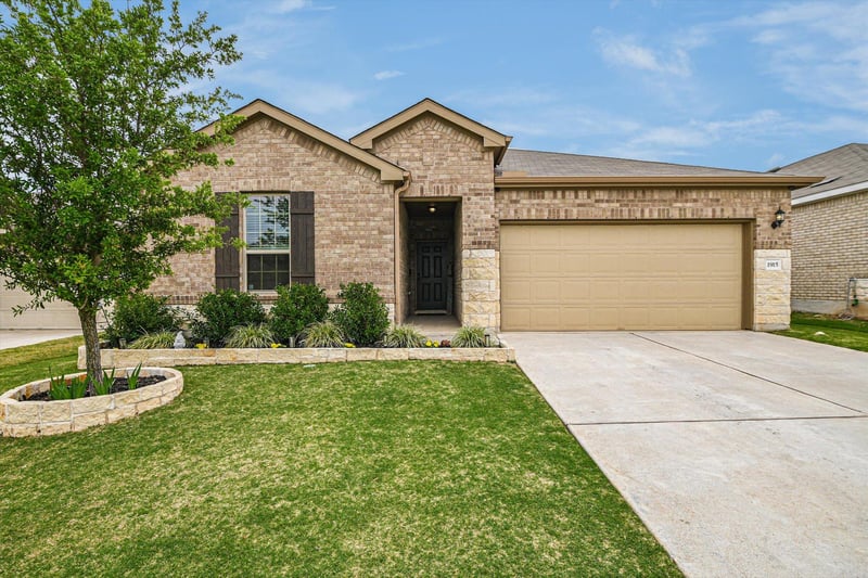 1915 T H Johnson DR, Taylor, TX 76574