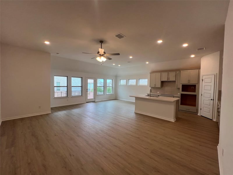 276 Du Bois LN, Kyle, TX 78640