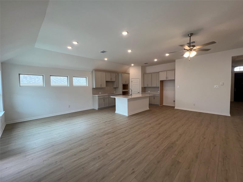 276 Du Bois LN, Kyle, TX 78640