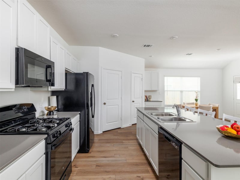 340 Sonterra DR, San Marcos, TX 78666