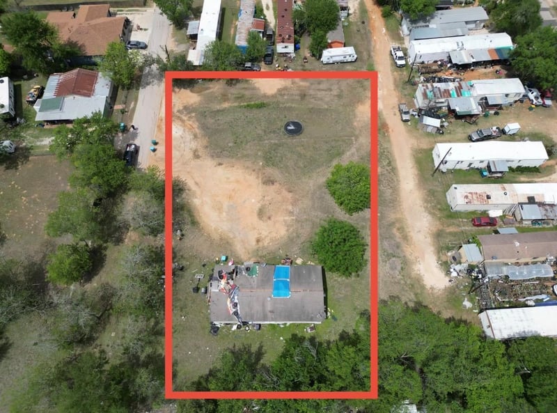 422 Avenue C #A, Elgin, TX 78621