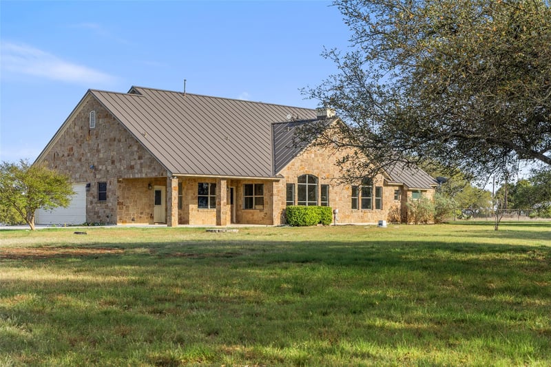 118 Landons Way, Blanco, TX 78606