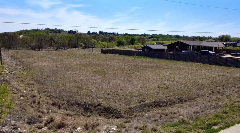 310 Rancho Linda DR, Lockhart, TX 78644