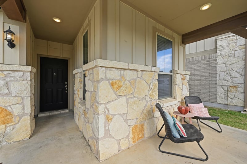 425 Purple Heart DR, Buda, TX 78610