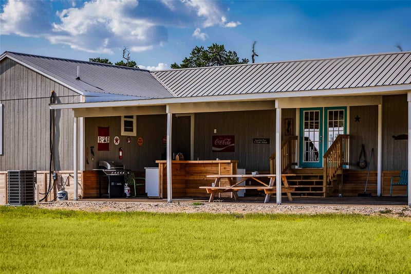 73 Loma LN, Fredericksburg, TX 78624