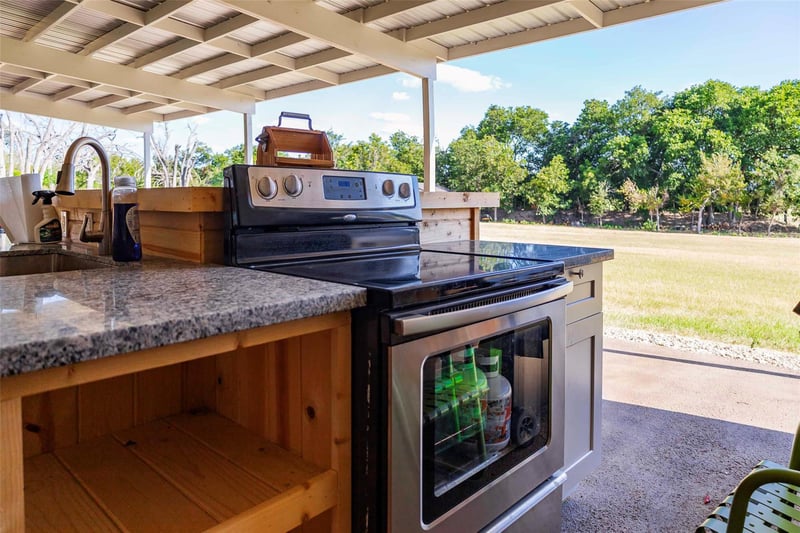 73 Loma LN, Fredericksburg, TX 78624