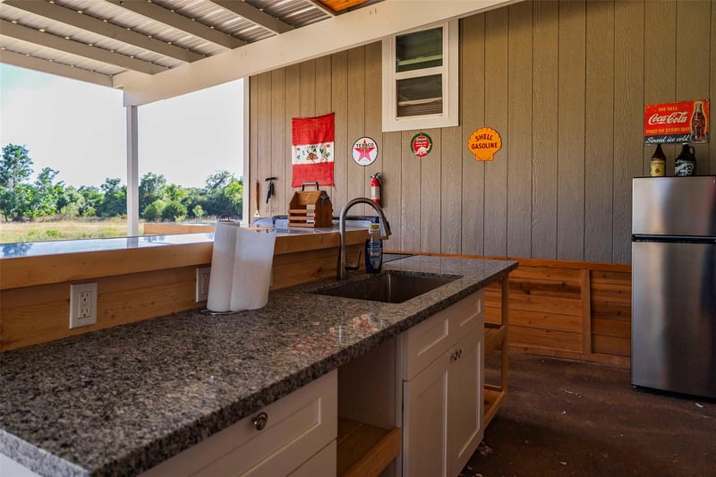 73 Loma LN, Fredericksburg, TX 78624