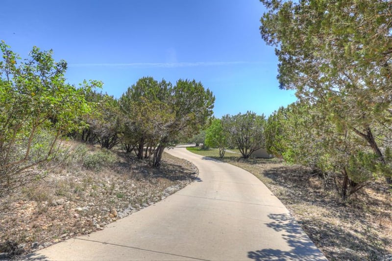 1000 Bamc DR, Canyon Lake, TX 78133