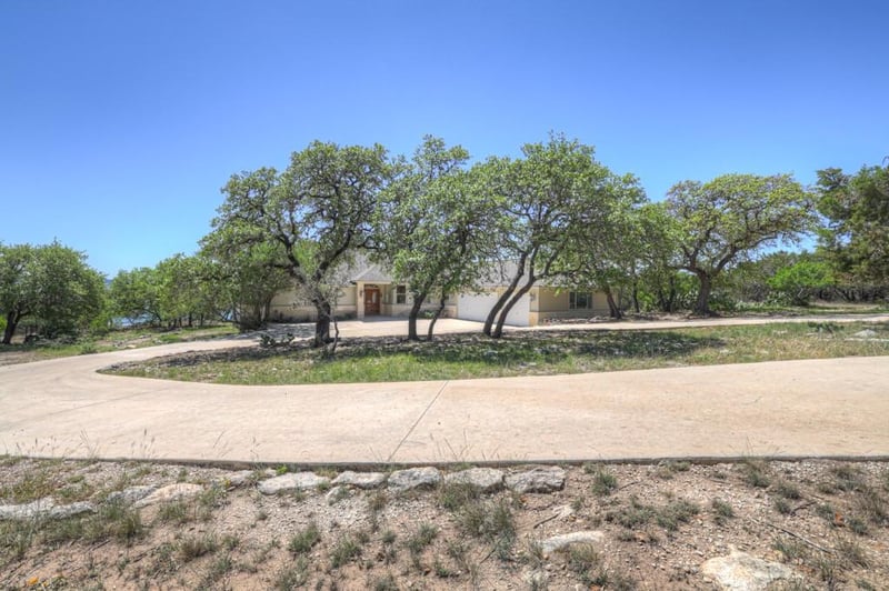 1000 Bamc DR, Canyon Lake, TX 78133