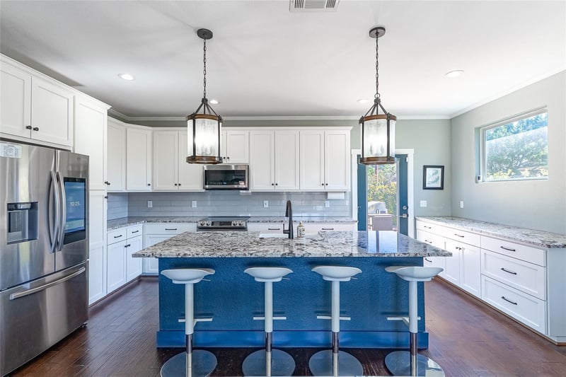 410 Summit Ridge DR, Point Venture, TX 78645