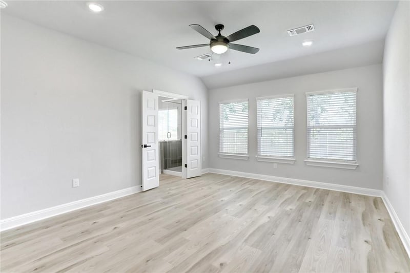 115 Red Oak PL, Bastrop, TX 78602