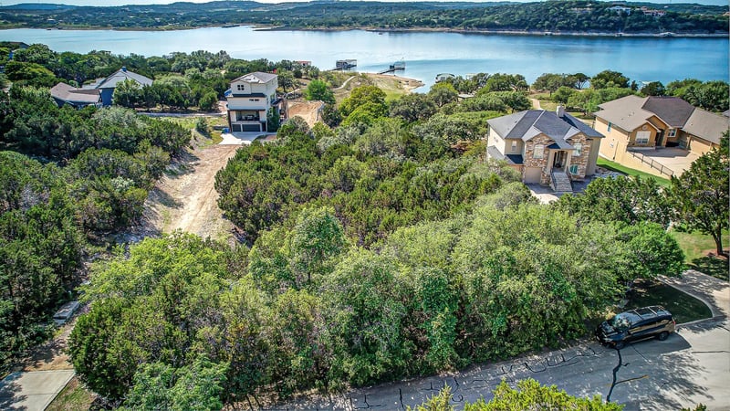 400 Lakefront DR, Lago Vista, TX 78645