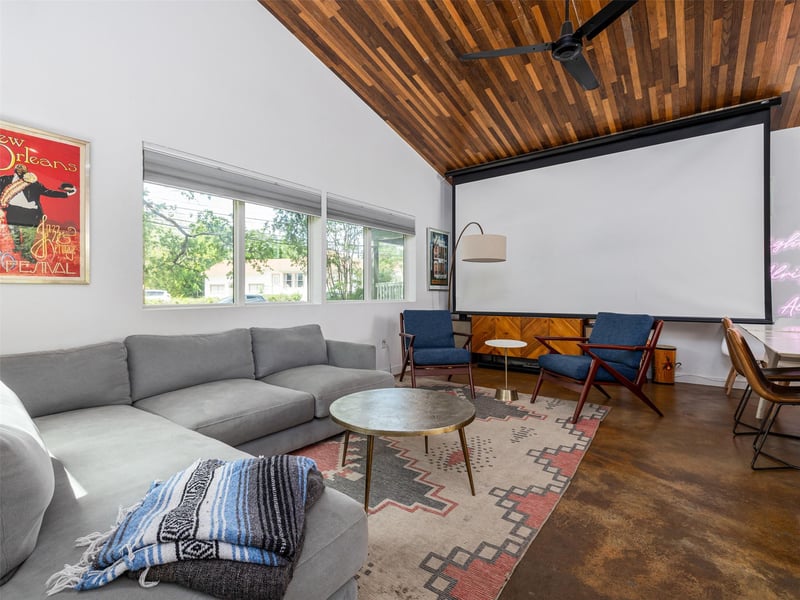 1109 Angelina ST, Austin, TX 78702