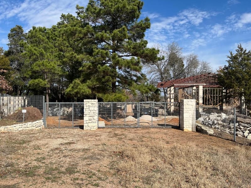 104 Lilly LN, Elgin, TX 78621
