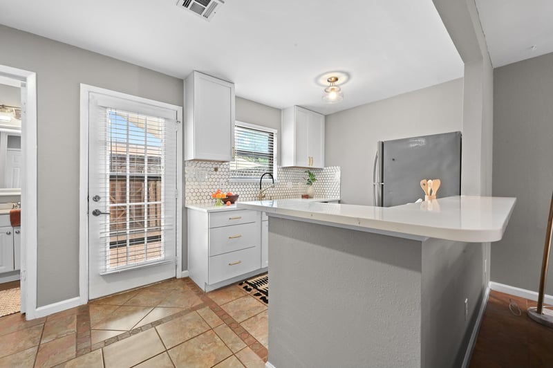 8400 Jamestown DR #332, Austin, TX 78758