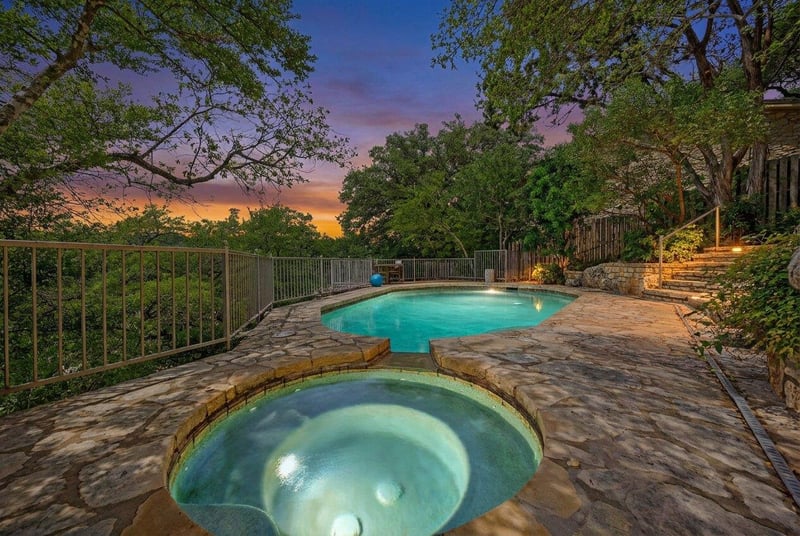 917 Challenger , Lakeway, TX 78734
