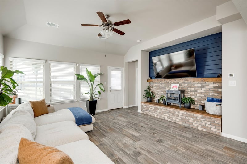 709 Tinton Falls LN, Pflugerville, TX 78660