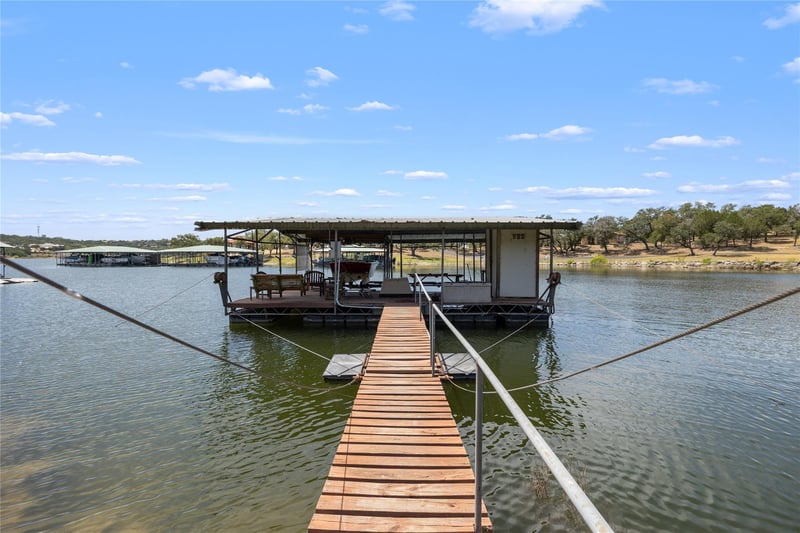 1131 Edgewater DR, Spicewood, TX 78669