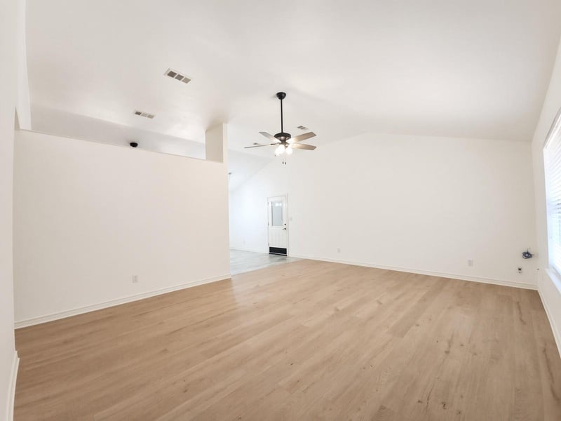 15 Las Flores DR, Wimberley, TX 78676