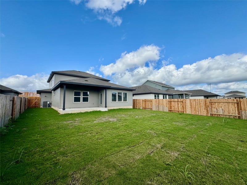 135 Fossil DR, Kyle, TX 78640