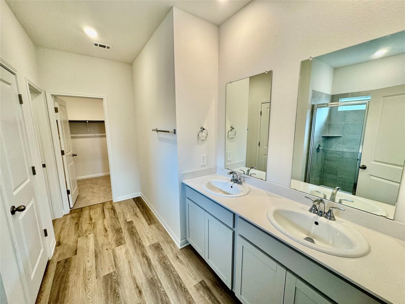 135 Fossil DR, Kyle, TX 78640