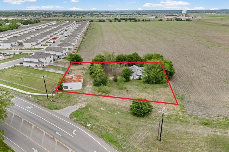 1812 Borchert DR, Lockhart, TX 78644