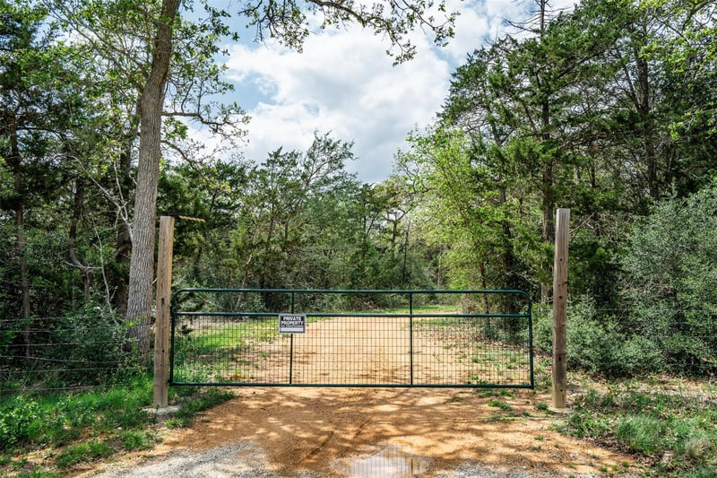1354 Old Pin Oak RD, Paige, TX 78659