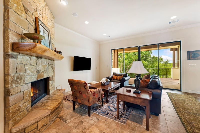 1231 Lake Shore DR, Spicewood, TX 78669